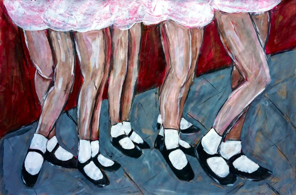 Simple slippers on such lovely legs.